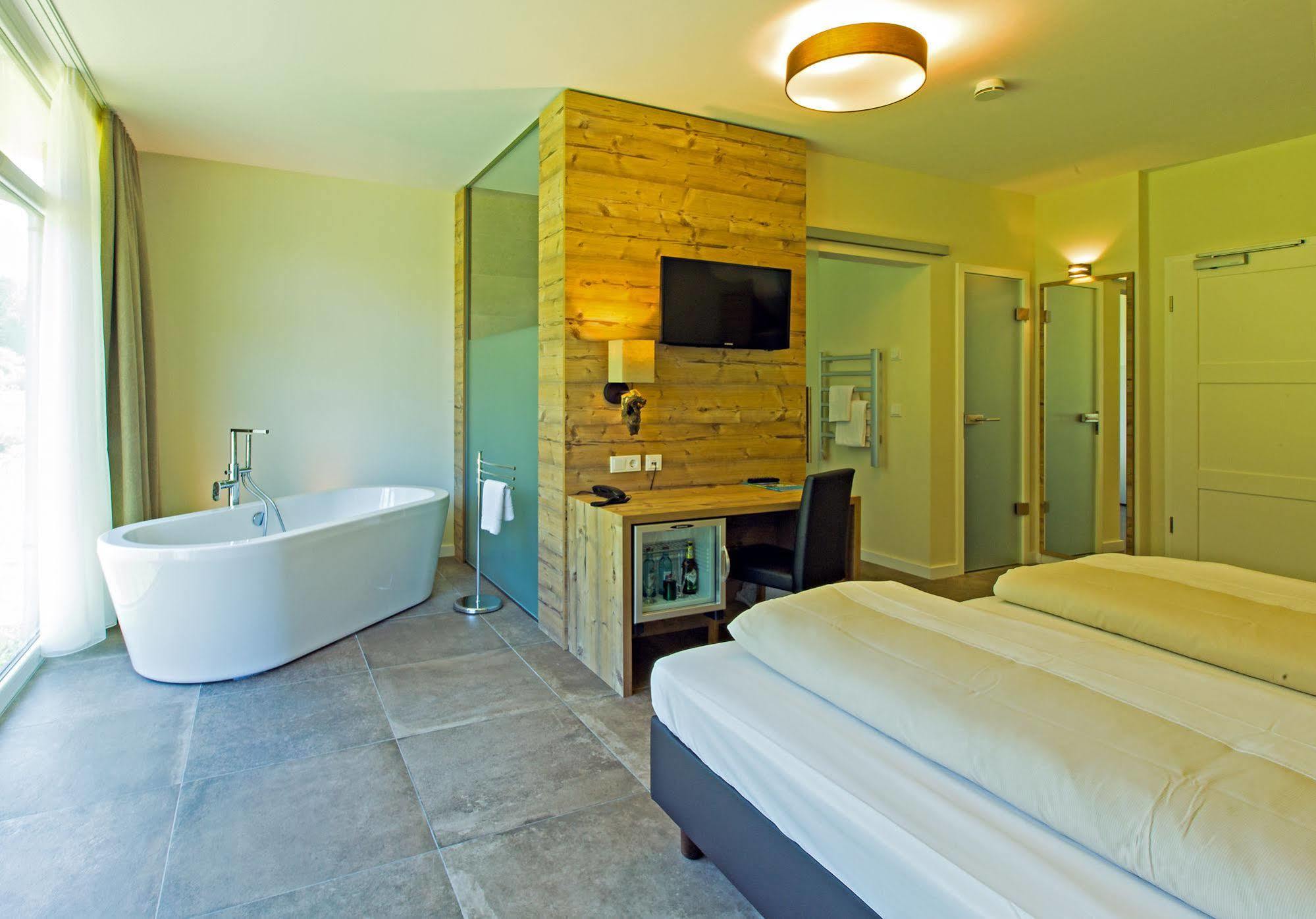Landhotel Weihermuehle Thaleischweiler-Froschen Ngoại thất bức ảnh